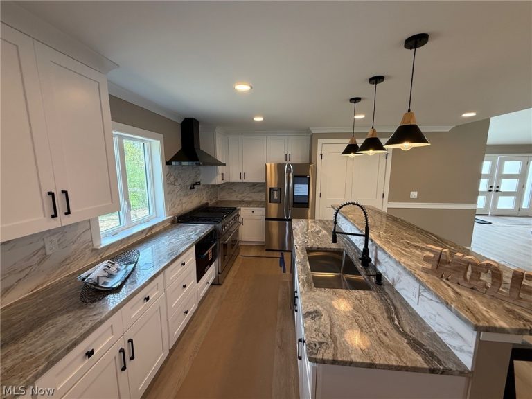 3940 Ellendale Road, Chagrin Falls, OH - Photo 5