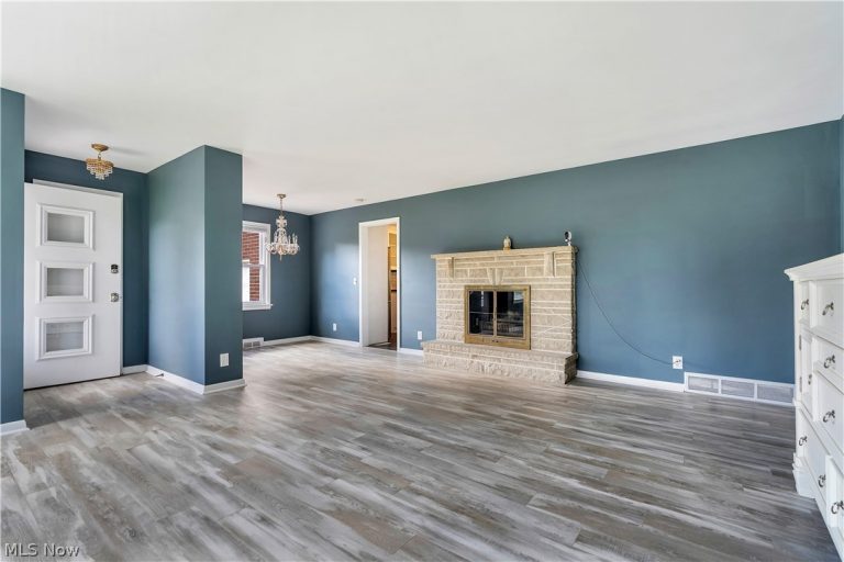 4028 Crestwood Street, Canton, OH - Photo 8