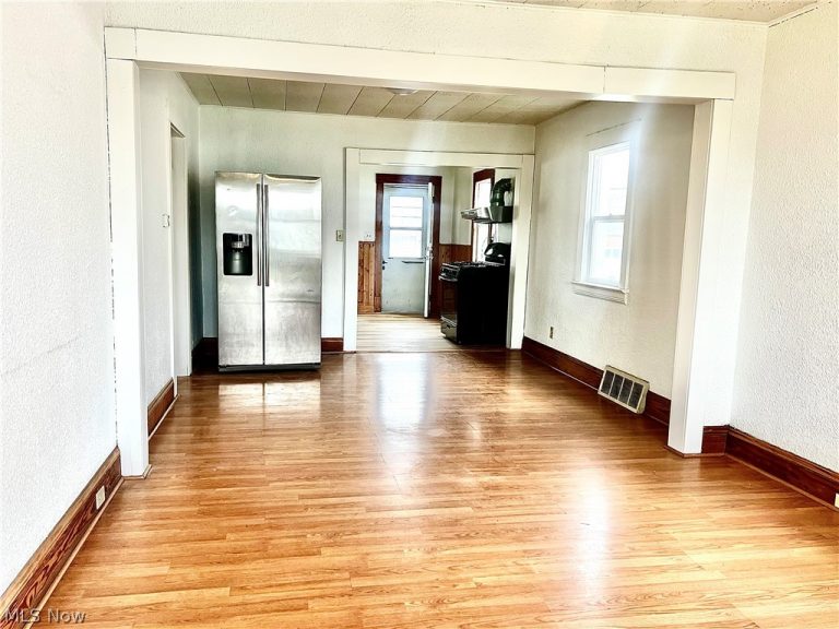 67 Forbes Road, Bedford, OH - Photo 4