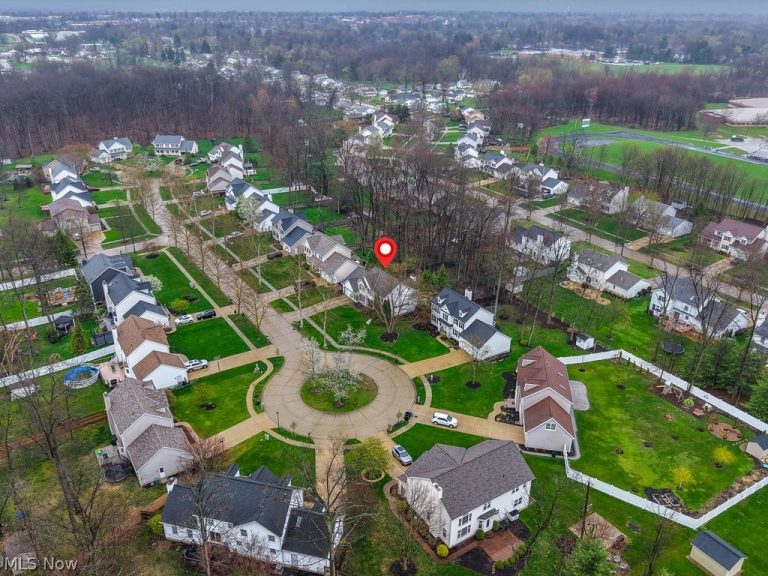 1110 Woodglen Circle, Medina, OH - Photo 4