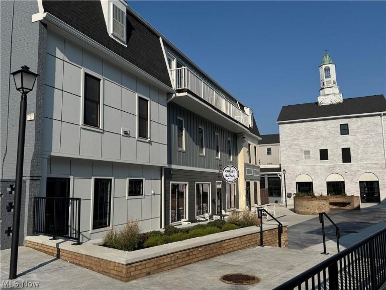 1300 Weathervane Lane #325, Akron, OH - Photo 6