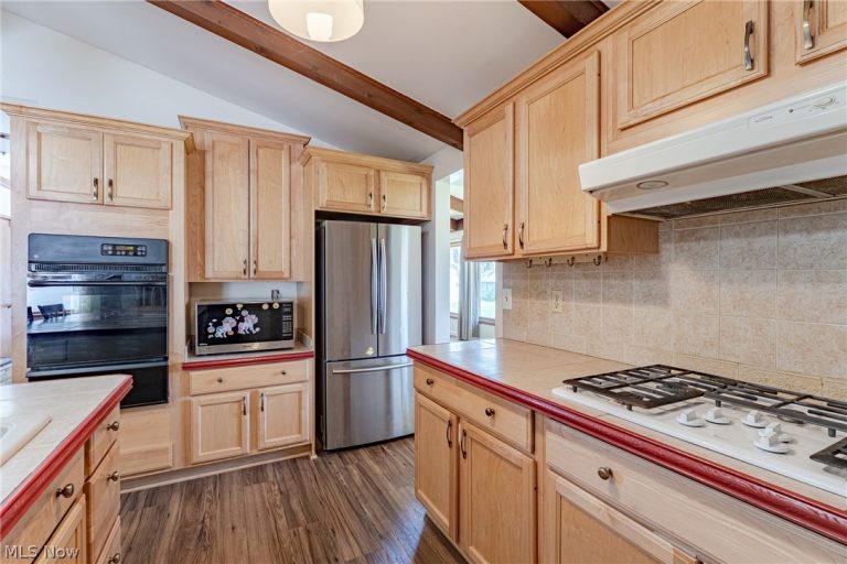 7483 Carole Drive, Mentor, OH - Photo 8