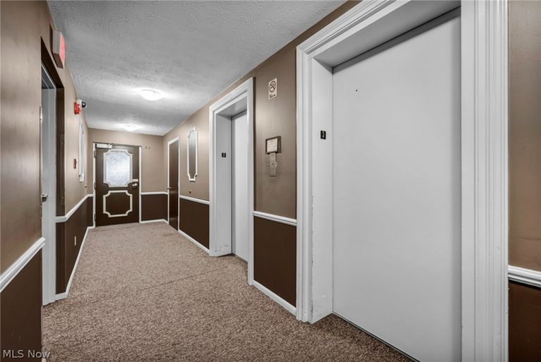 4183 Columbia Road, North Olmsted, OH - Photo 6