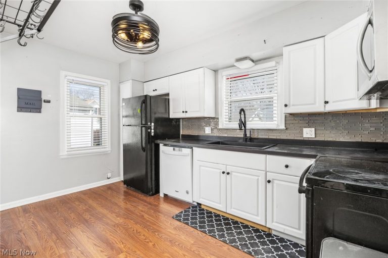 1293 Tioga Avenue, Akron, OH - Photo 8