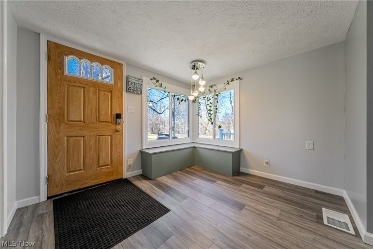 2745 Rockefeller Road, Willoughby Hills, OH - Photo 3