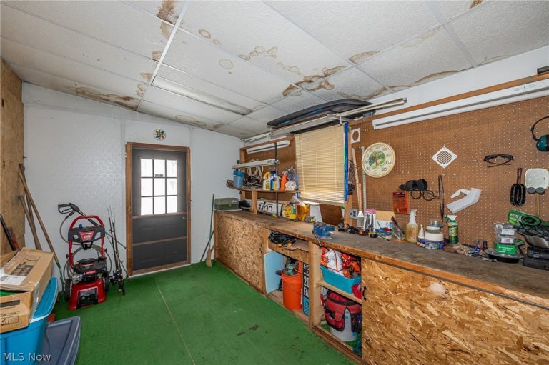 19 Sycamore Drive, Olmsted Twp, OH - Photo 4