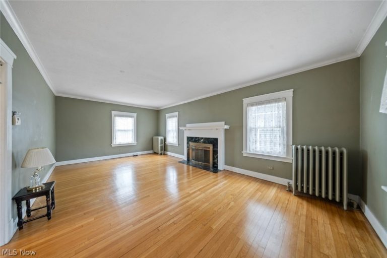 17712 Riverway Drive, Lakewood, OH - Photo 8