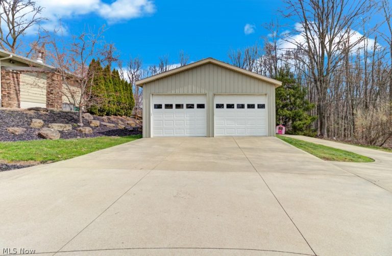 251 Mohawk Drive, Malvern, OH - Photo 3