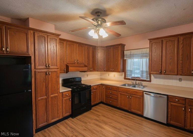 1195 Johnson Road, Sebring, OH - Photo 4