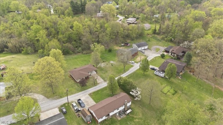 215 Highland Lake Terrace, Washington, WV - Photo 8