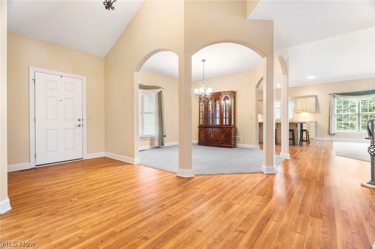 2041 Penhurst Circle, North Canton, OH - Photo 6