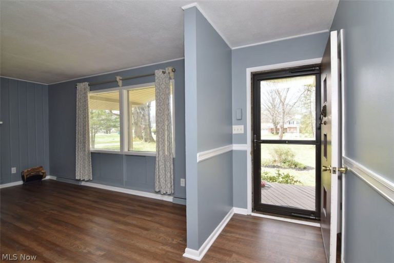 62 Bel Meadow Lane, Chagrin Falls, OH - Photo 2