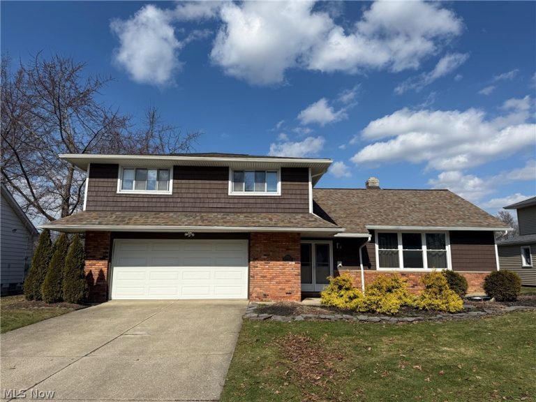 2021 Aldersgate Drive, Lyndhurst, OH, 44124
