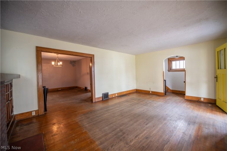 33 Lincoln Avenue, Alliance, OH - Photo 6