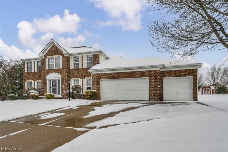 1273 Muchney Circle, Akron, OH - Photo 6