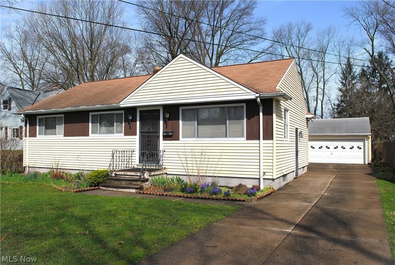 22990 Virginia Avenue, North Olmsted, OH - Photo 3