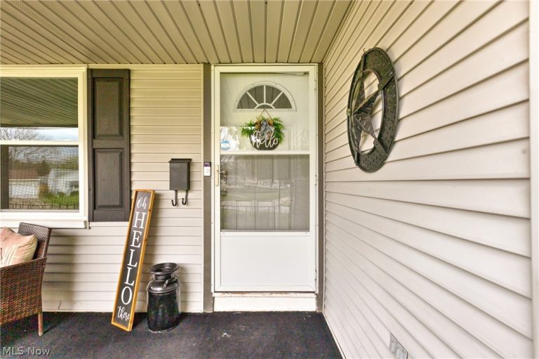 2700 Christine Lane, Youngstown, OH - Photo 6