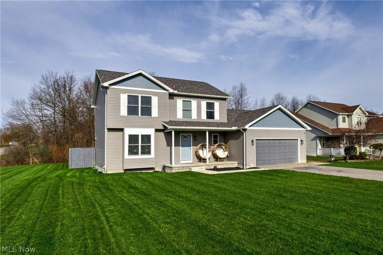 1254 Cross Drive, Austintown, OH - Photo 2