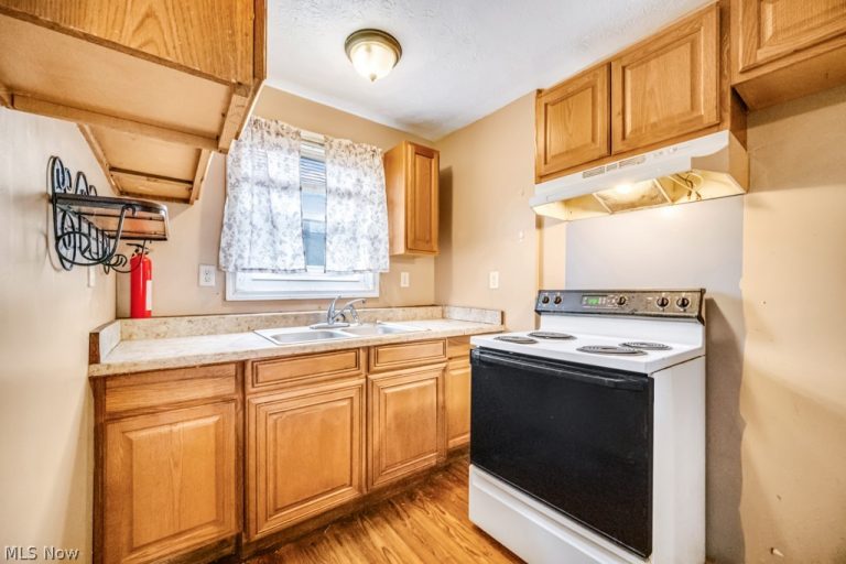 604 Walton Street, Ravenna, OH - Photo 4