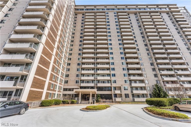 12900 Lake Avenue #320, Lakewood, OH, 44107