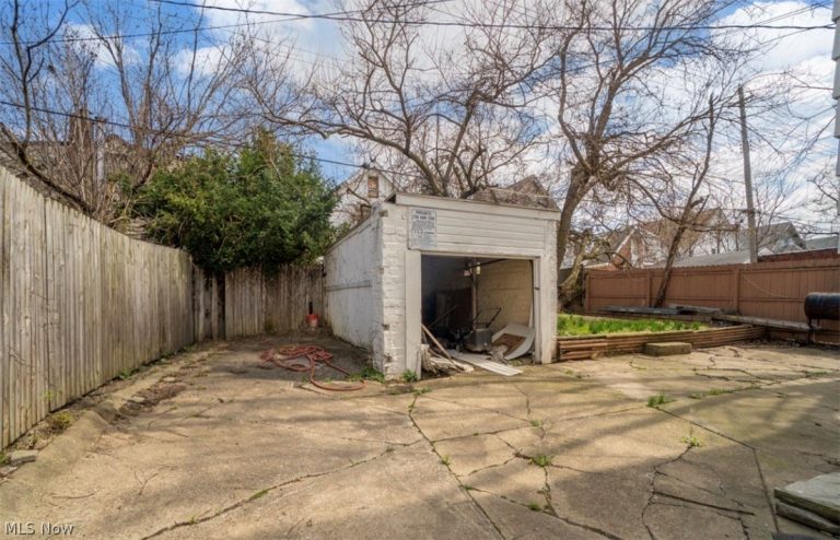 817 Alhambra Road, Cleveland, OH - Photo 7