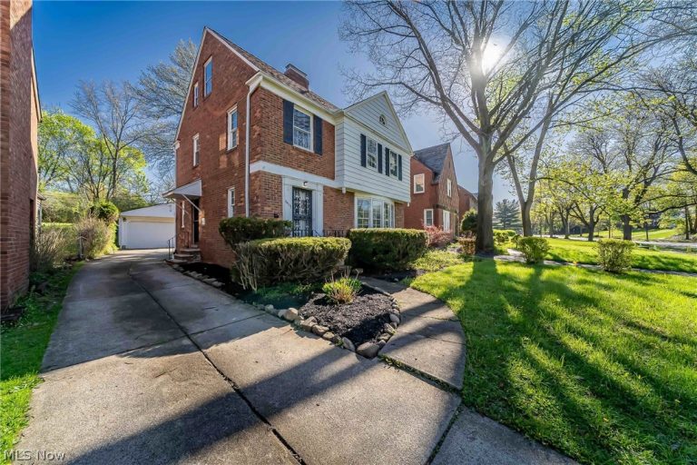 16717 Lomond Boulevard, Shaker Heights, OH - Photo 2