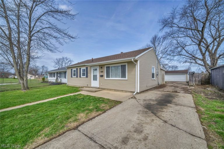 604 Bell Avenue, Elyria, OH - Photo 3