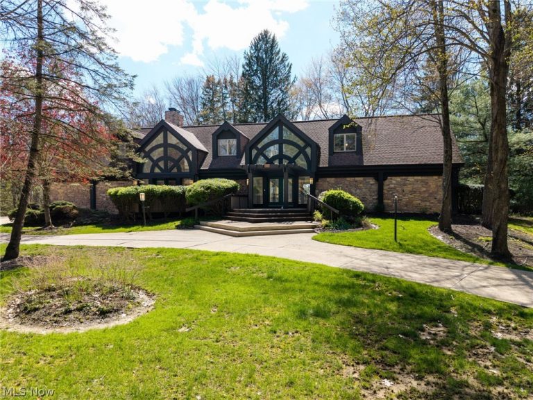 1180 Meadow Spur, Akron, OH - Photo 2