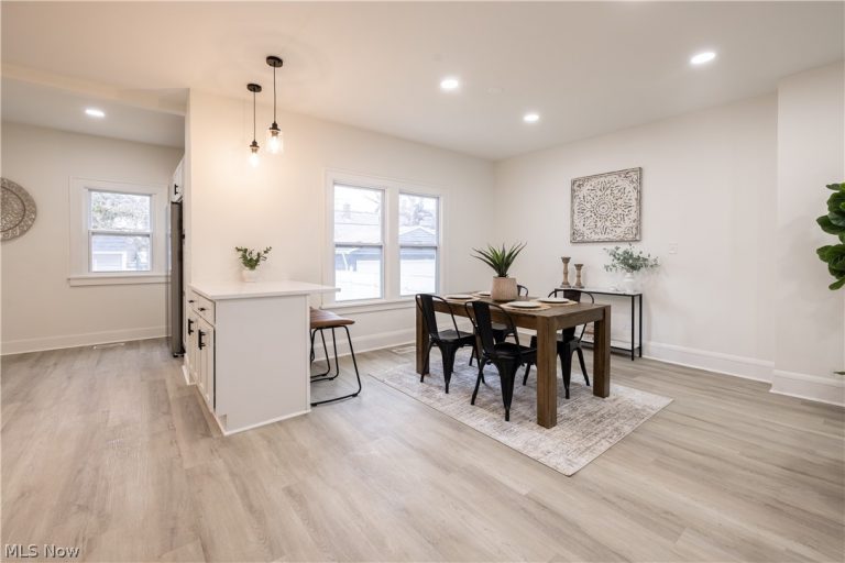 3379 Tullamore Road, Cleveland Heights, OH - Photo 6