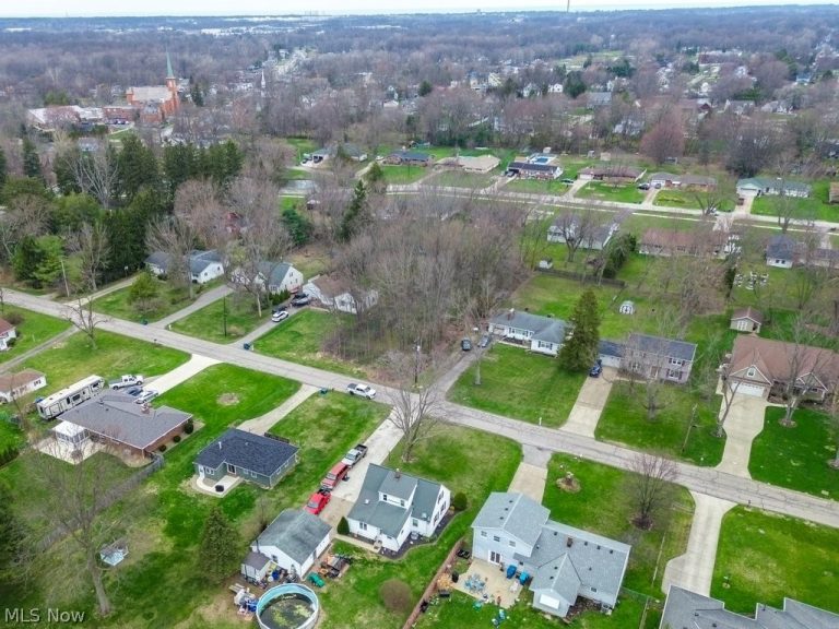 36870 Bauerdale Avenue, Avon, OH - Photo 6