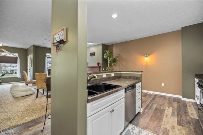 224 Marina, Lorain, OH - Photo 8