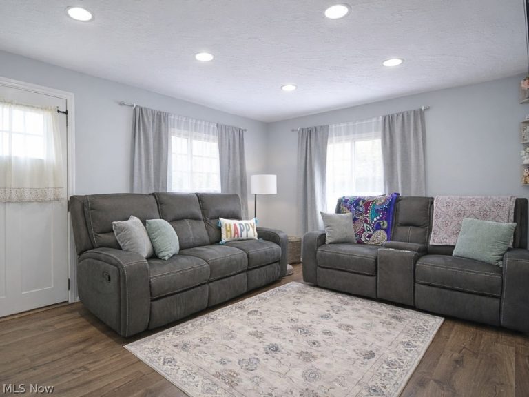33850 Beachpark Drive, Eastlake, OH - Photo 5