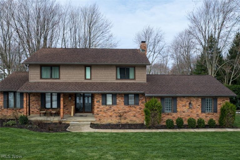 424 Locklie Drive, Highland Heights, OH, 44143