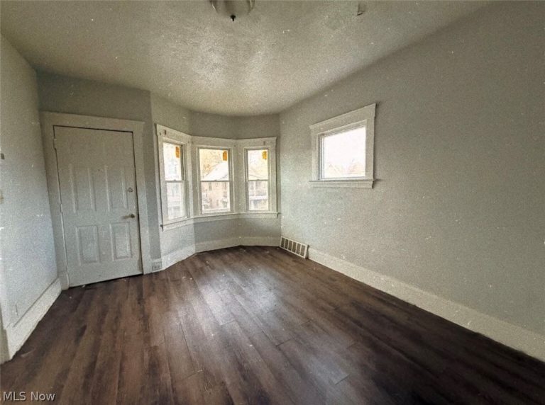 12106 Forest Avenue #DOWN, Cleveland, OH - Photo 2