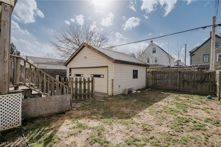 1542 Westwood Avenue, Lakewood, OH - Photo 5