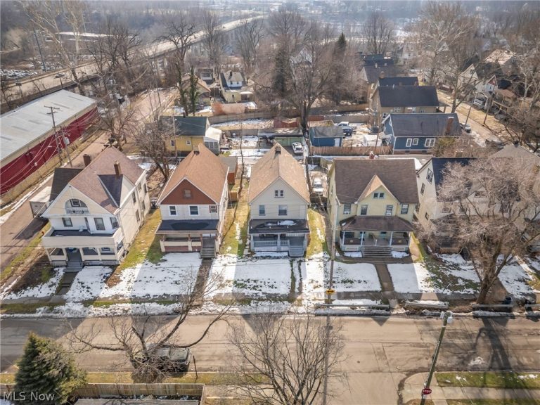 3011 Bradwell Avenue, Cleveland, OH - Photo 5