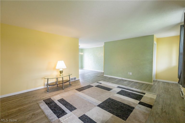 5383 Vermouth Street, North Canton, OH - Photo 8