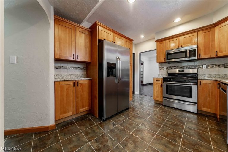 3598 Cedarbrook Road, University Heights, OH - Photo 8
