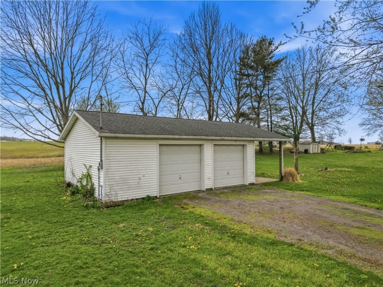 27268 Lakeside Drive, Beloit, OH - Photo 8