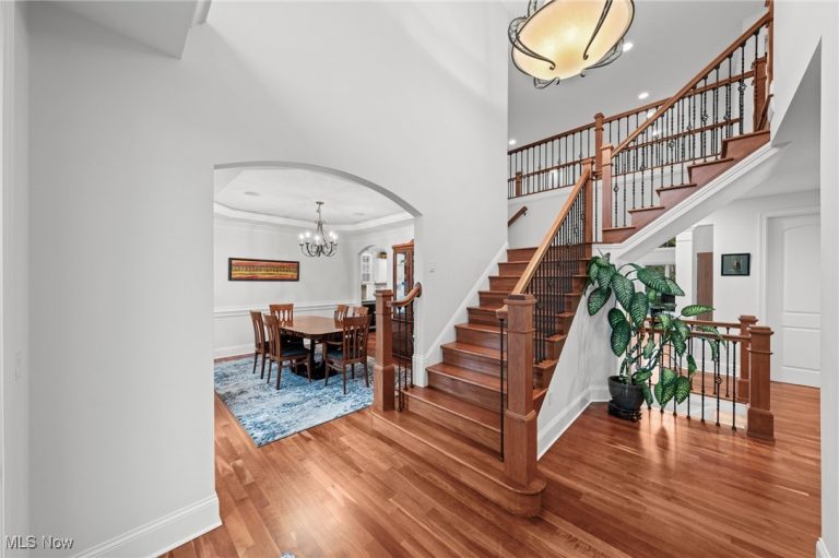 343 Glasgow Drive, Highland Heights, OH - Photo 3