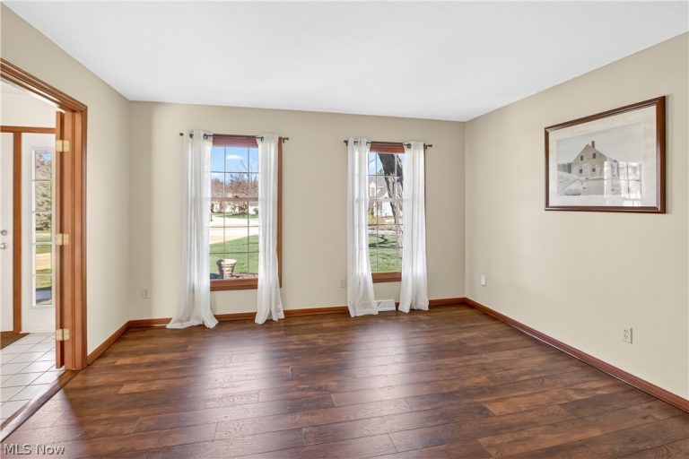 218 Wells Court, Euclid, OH - Photo 3