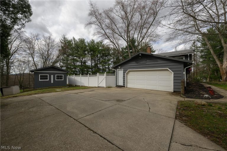 1420 Trails End Drive, New Franklin, OH - Photo 4