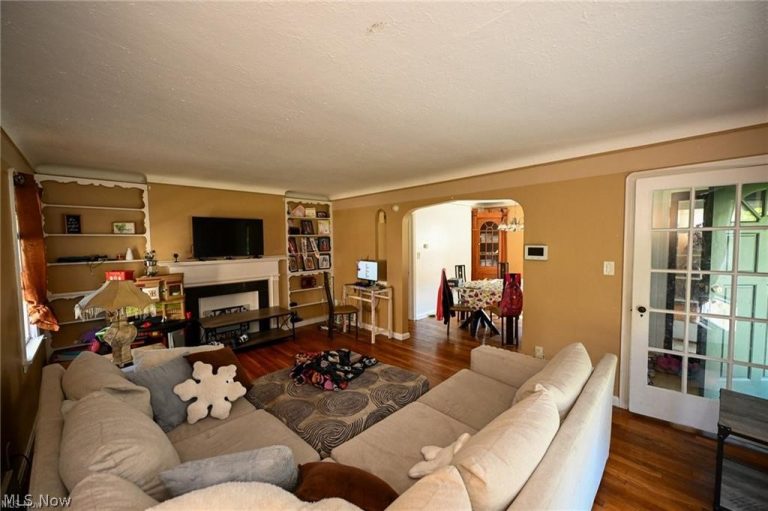 4541 174th Street, Cleveland, OH - Photo 2