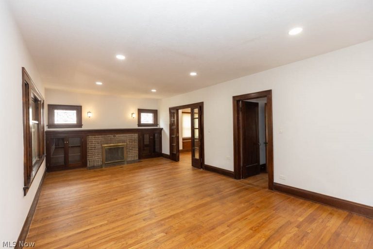 3115 Essex Road, Cleveland Heights, OH - Photo 4