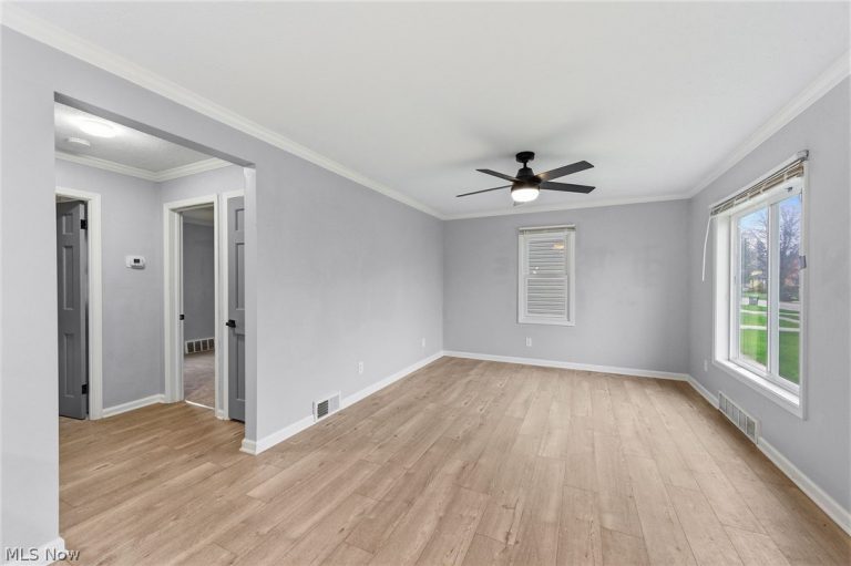 2819 Lincoln Avenue, Parma, OH - Photo 5