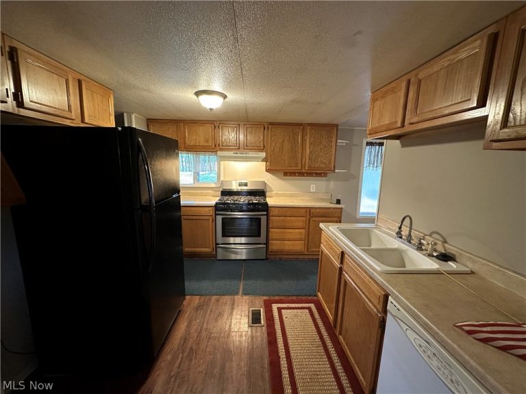 550 Rocky Point Road, Fleming, OH - Photo 6