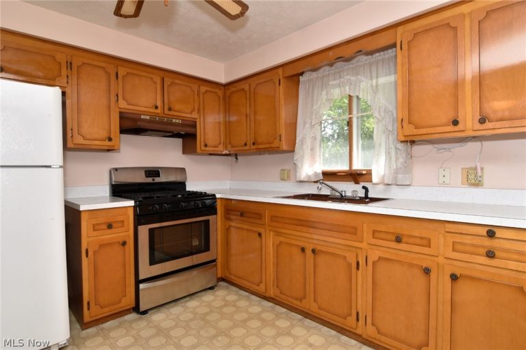 6531 Arbordale Avenue, Solon, OH - Photo 3