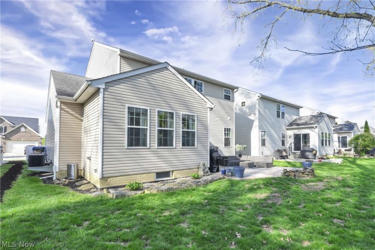 38479 Foxglen Avenue, Avon, OH - Photo 4