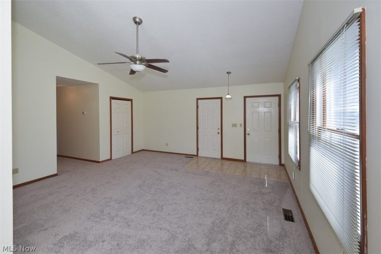 2121 Oakwood Court, Avon, OH - Photo 6