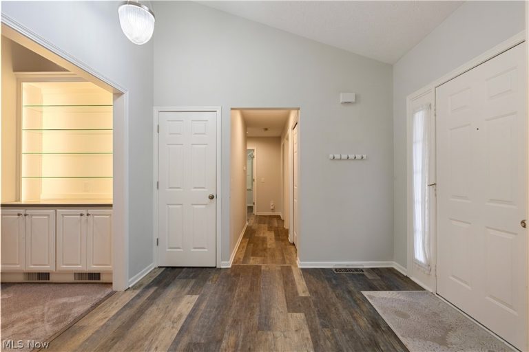 4856 Tree Line Circle, North Canton, OH - Photo 5